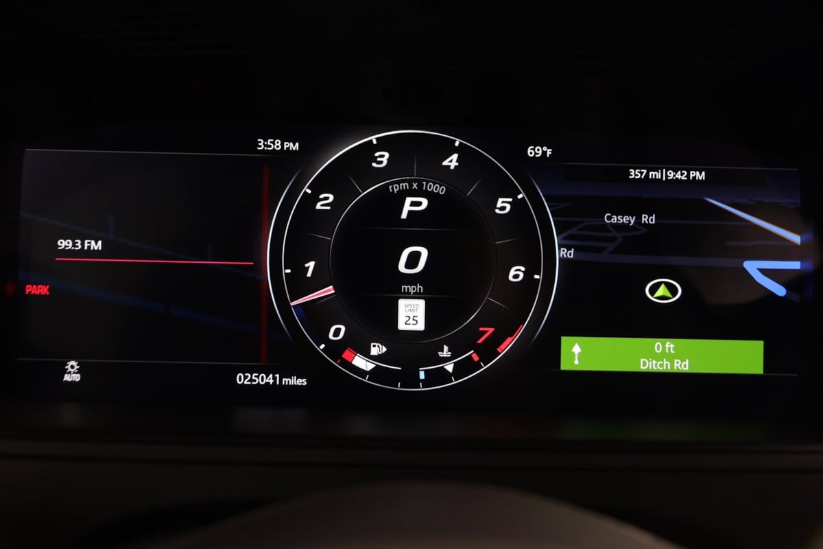 2022 Jaguar F-TYPE R photo 22