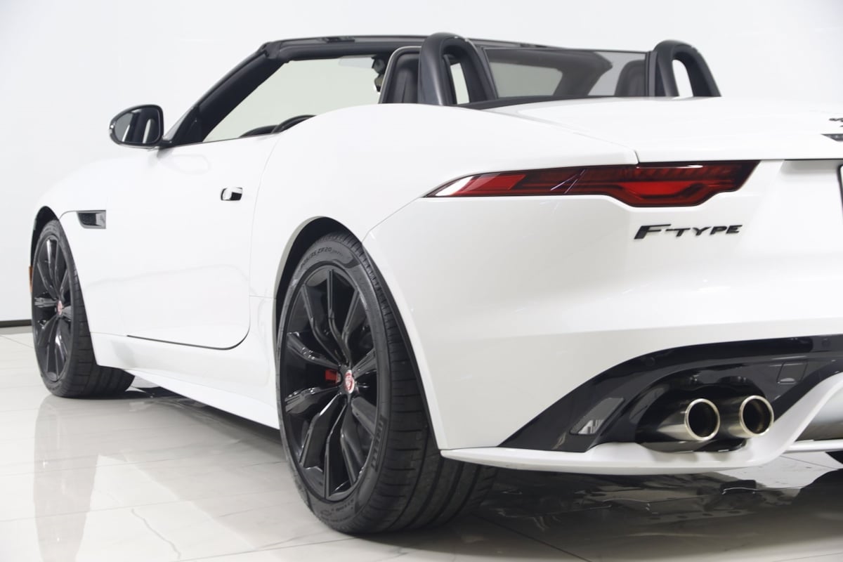 2022 Jaguar F-TYPE R photo 26