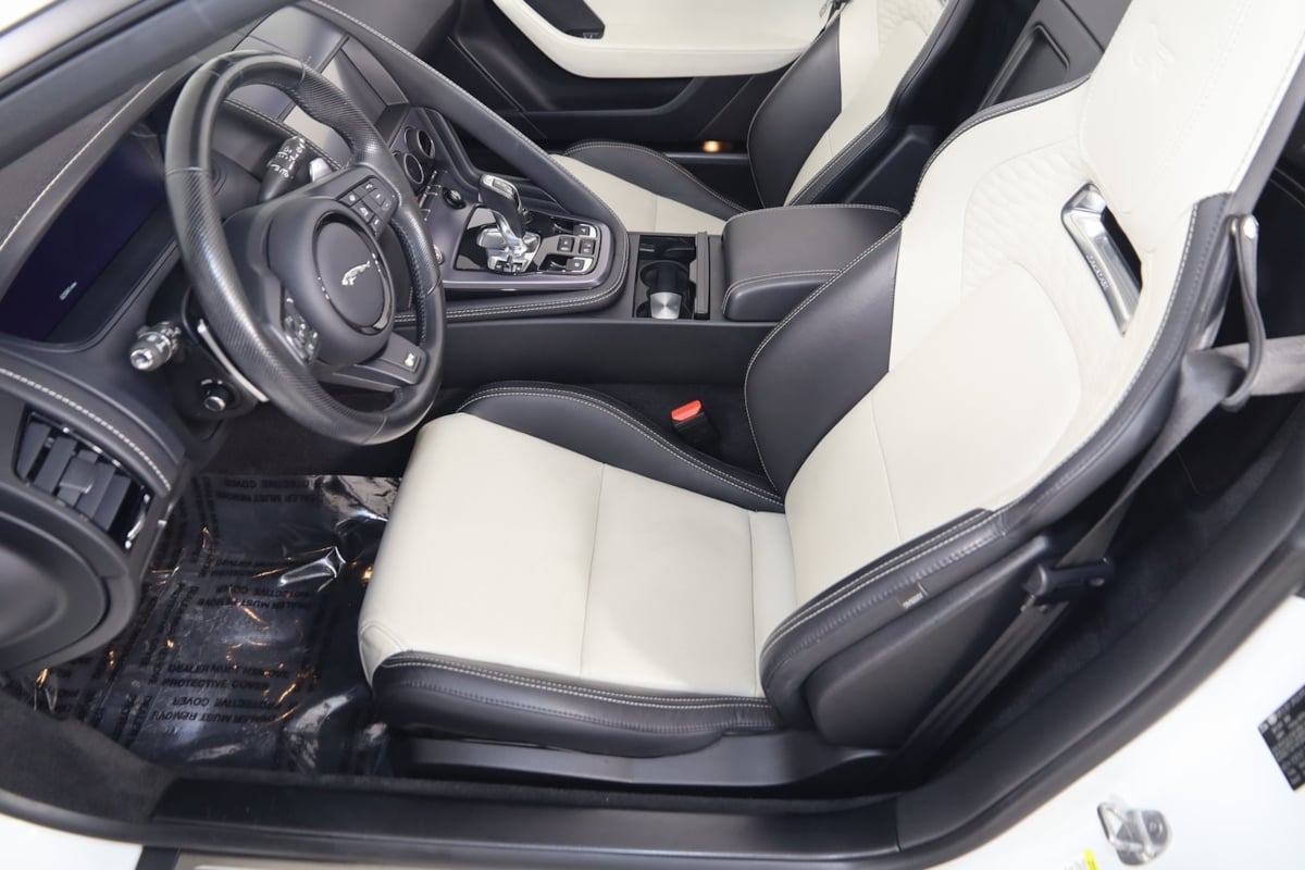 2022 Jaguar F-TYPE R photo 35