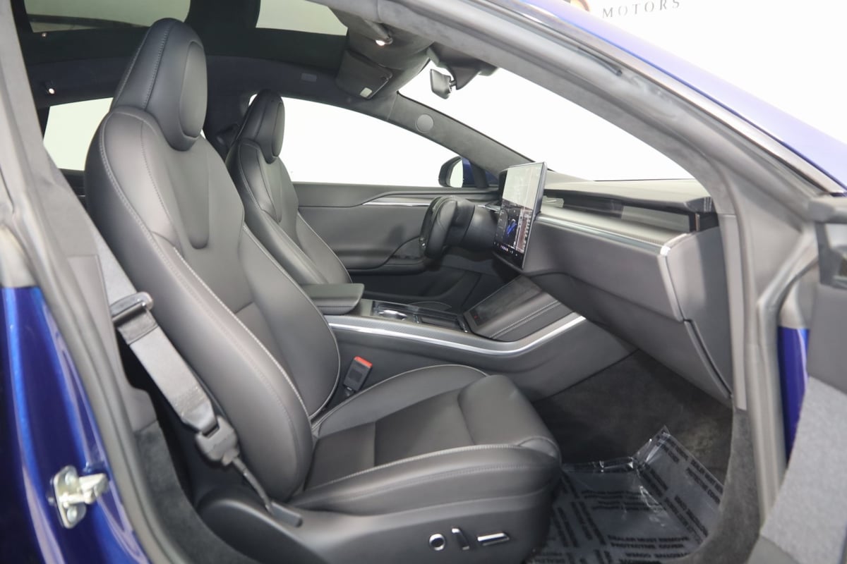 2023 Tesla Model S Plaid photo 11