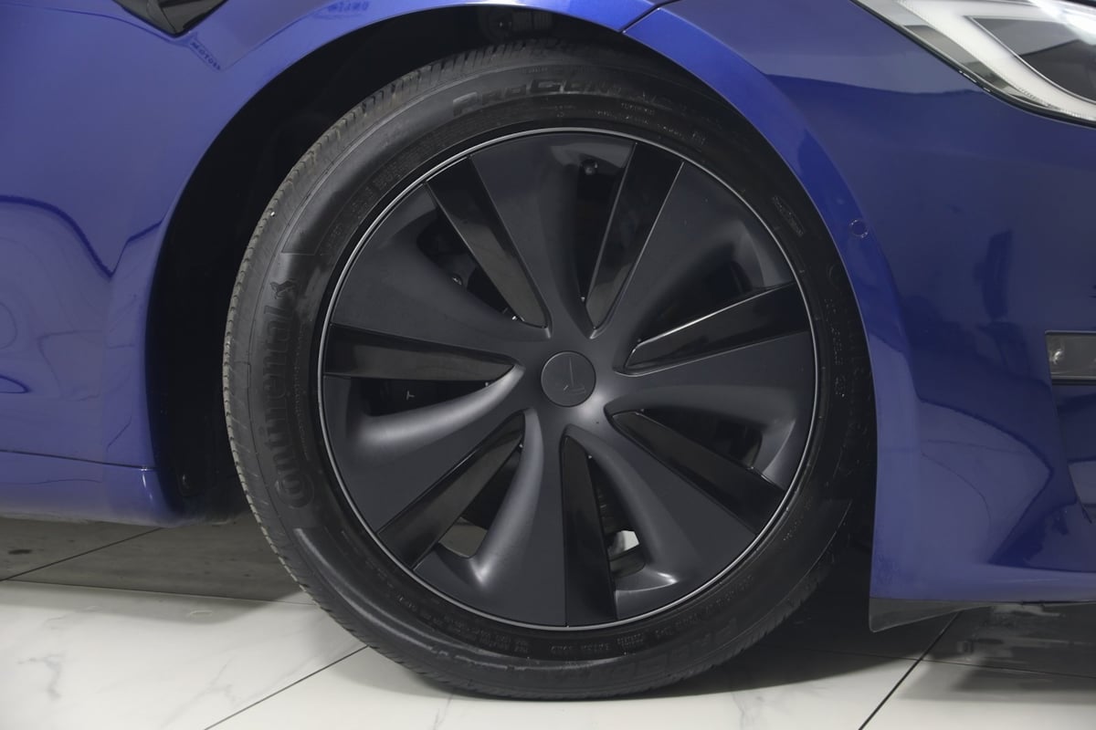 2023 Tesla Model S Plaid photo 16