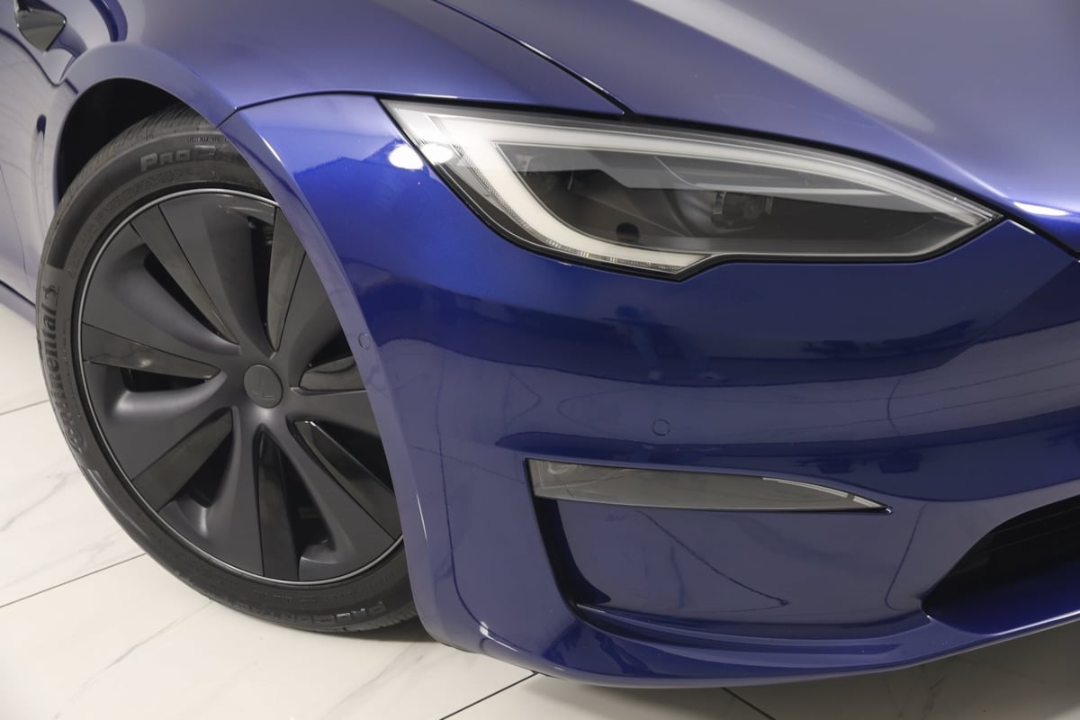2023 Tesla Model S Plaid photo 19