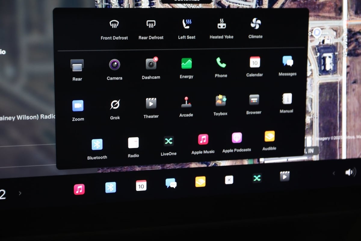 2023 Tesla Model S Plaid photo 37