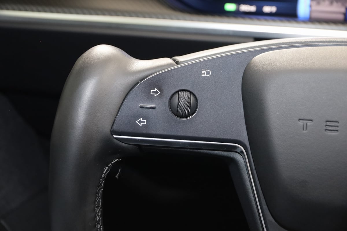 2023 Tesla Model S Plaid photo 41