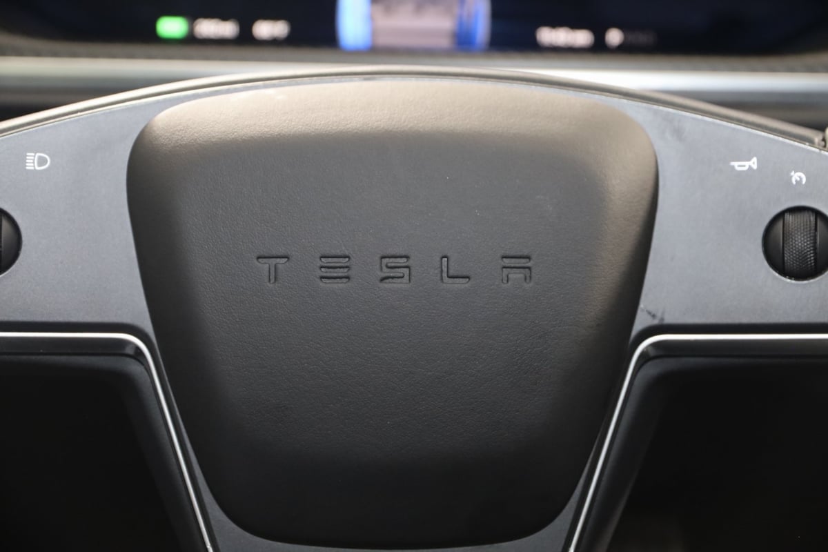 2023 Tesla Model S Plaid photo 43