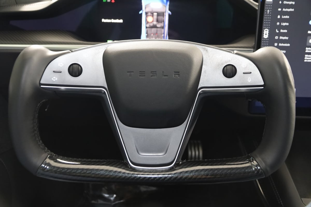 2023 Tesla Model S Plaid photo 44