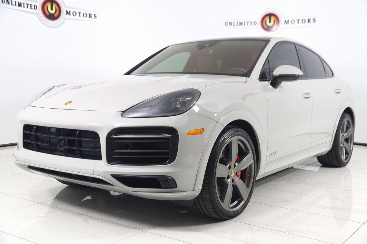 2022 Porsche Cayenne GTS Coupe photo 3