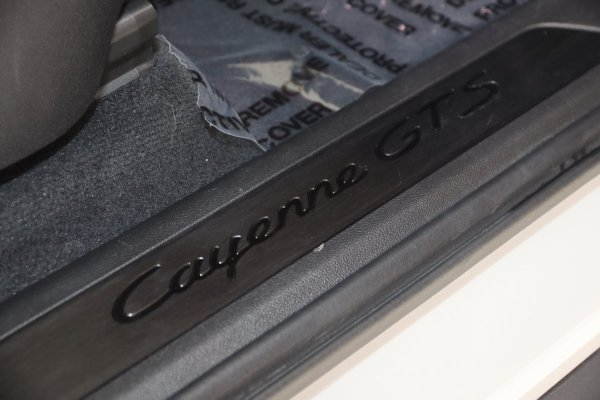 2022 Porsche Cayenne GTS Coupe photo 10