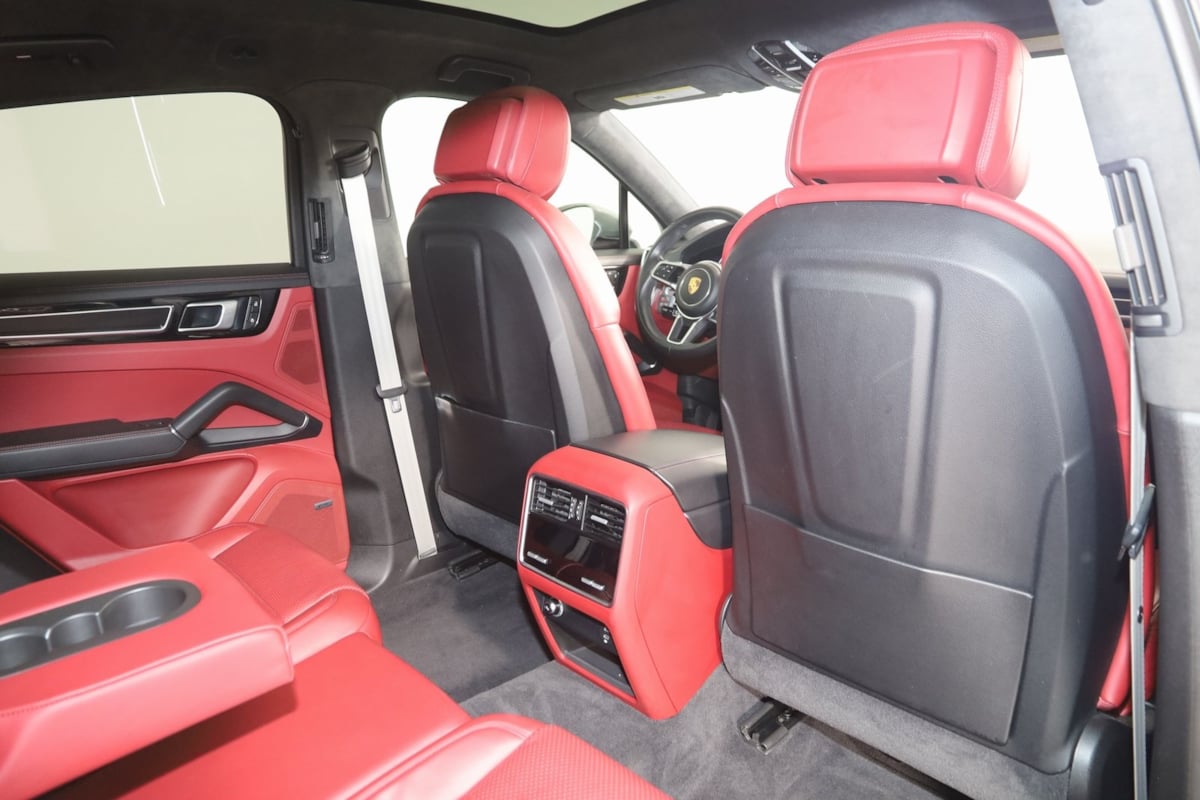 2022 Porsche Cayenne GTS Coupe photo 12