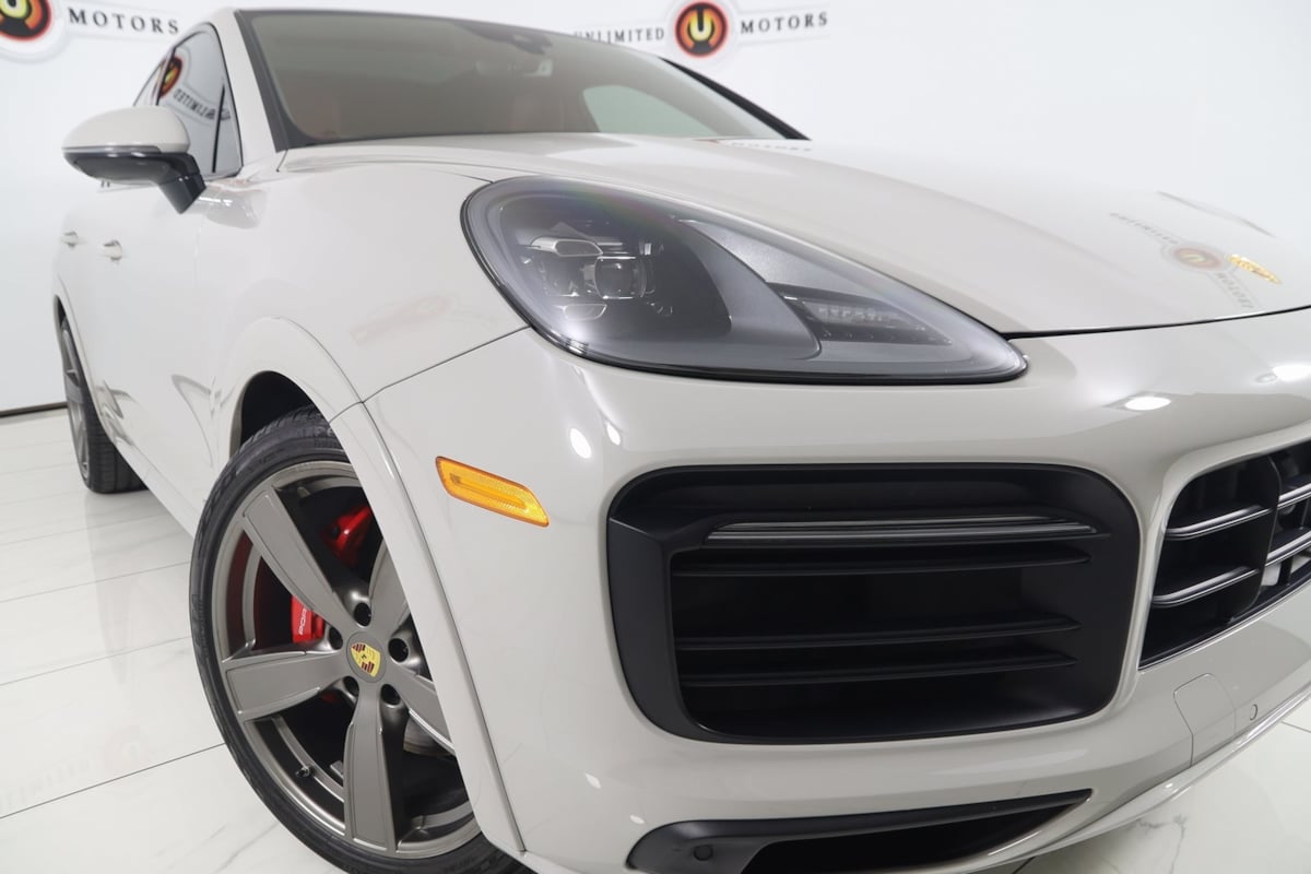 2022 Porsche Cayenne GTS Coupe photo 17