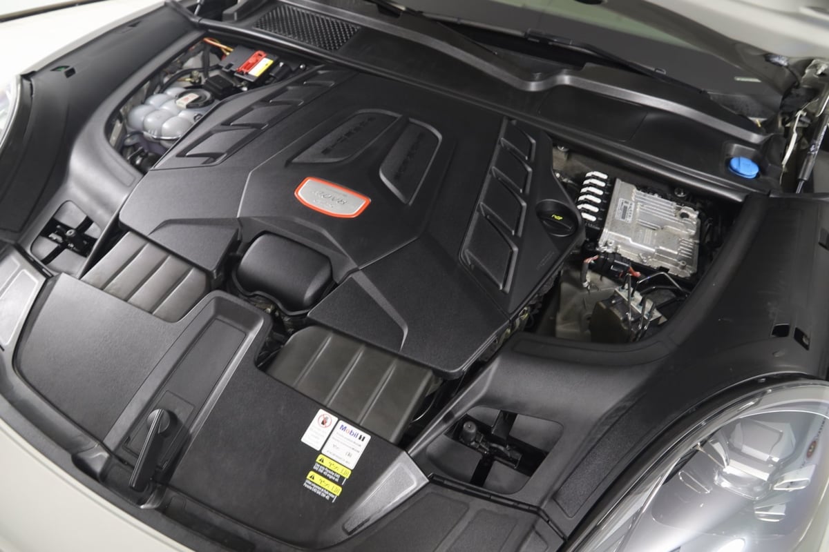 2022 Porsche Cayenne GTS Coupe photo 19