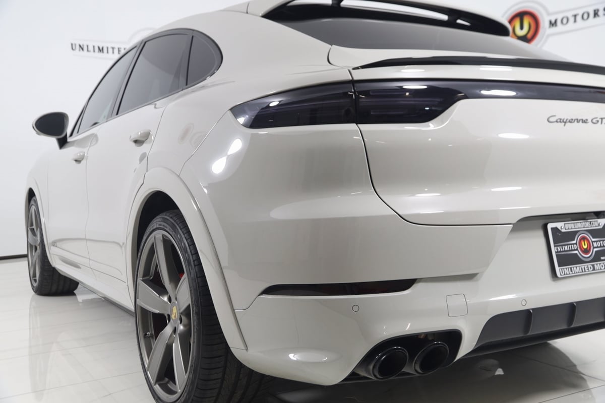 2022 Porsche Cayenne GTS Coupe photo 28