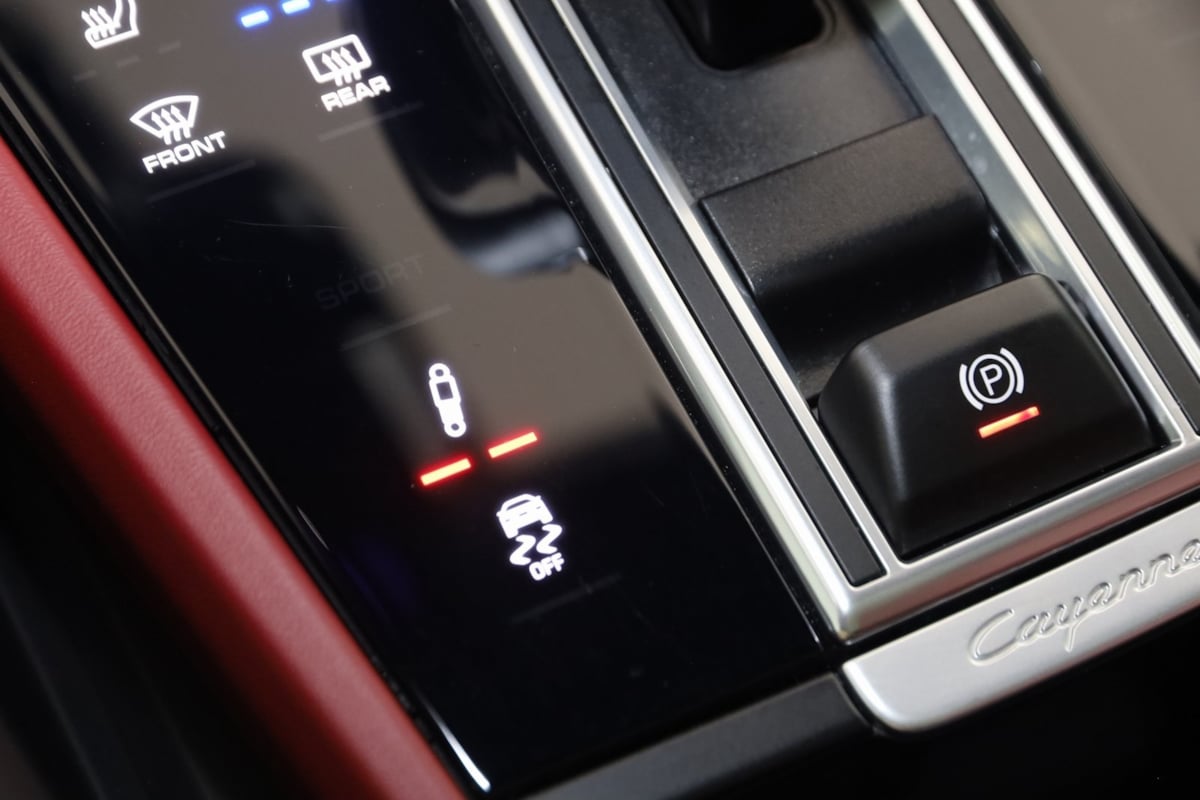 2022 Porsche Cayenne GTS Coupe photo 36