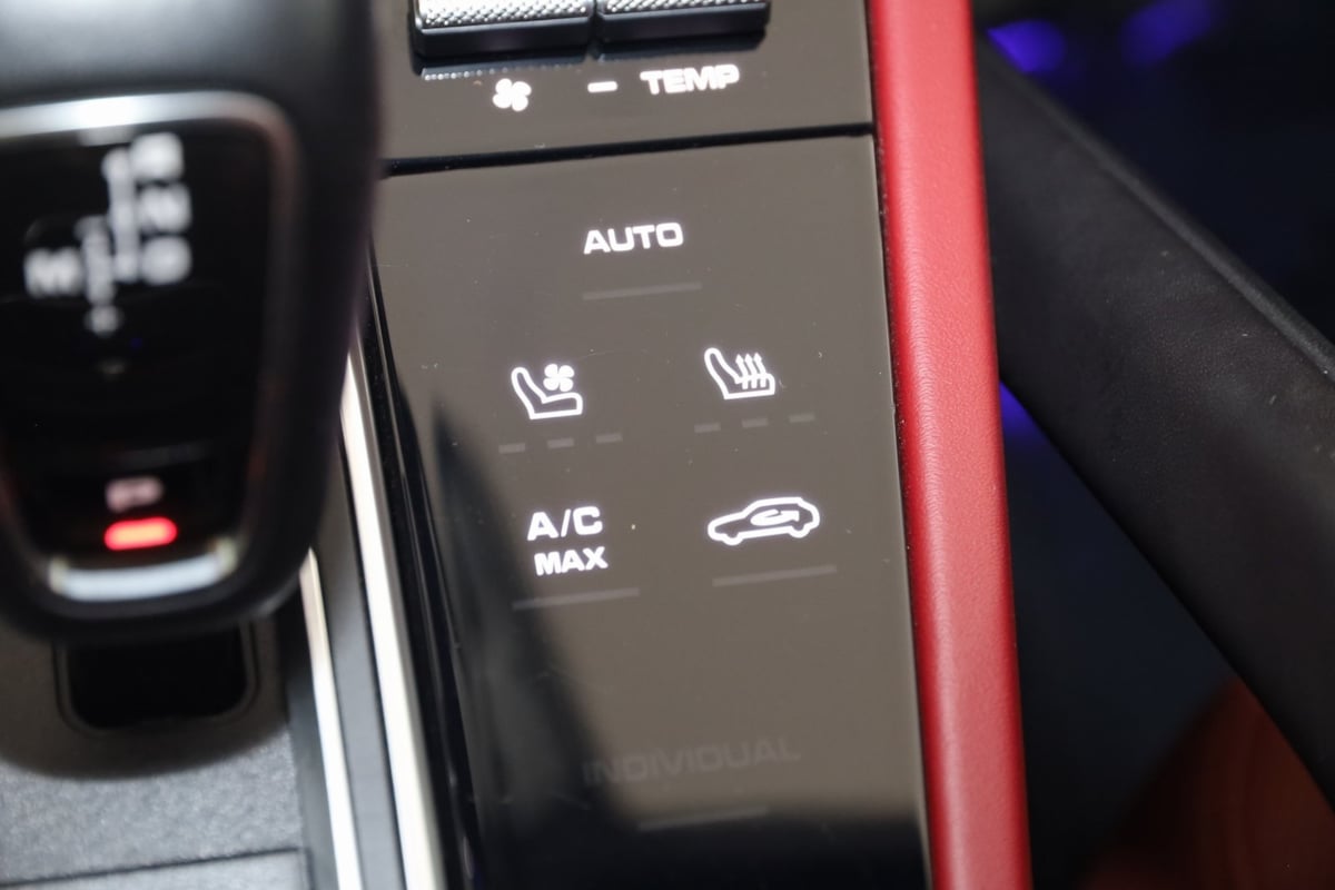 2022 Porsche Cayenne GTS Coupe photo 37