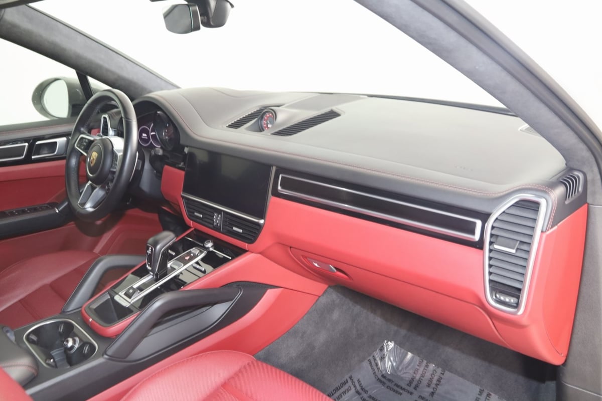 2022 Porsche Cayenne GTS Coupe photo 61