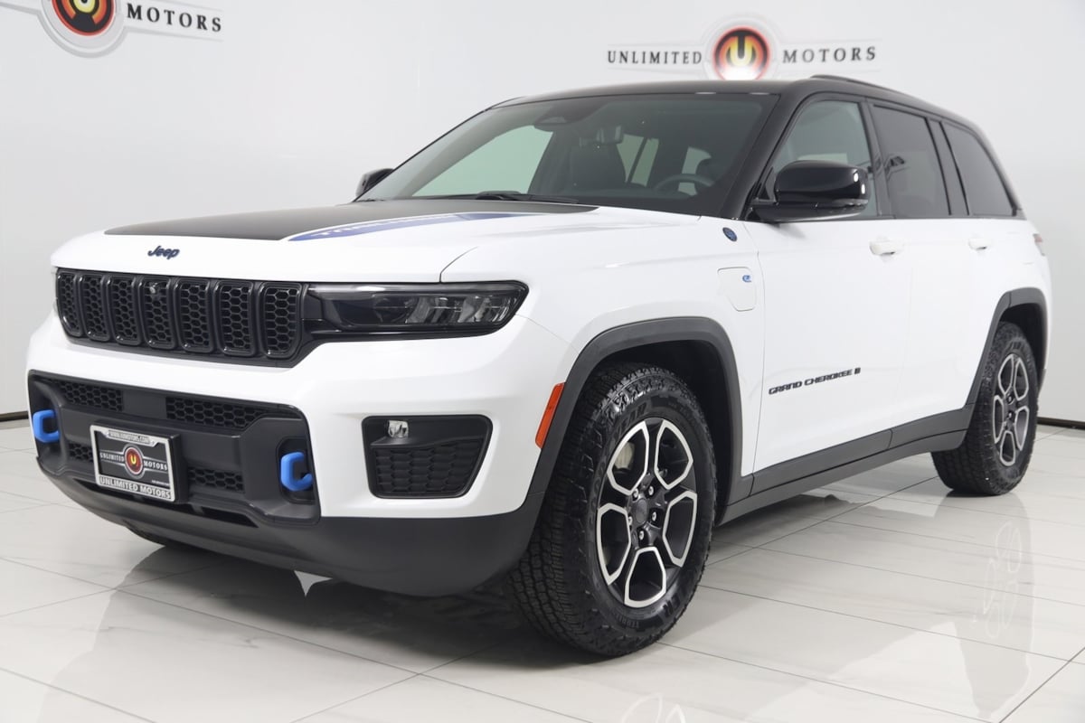 2023 Jeep Cherokee Trailhawk 4xe photo 2