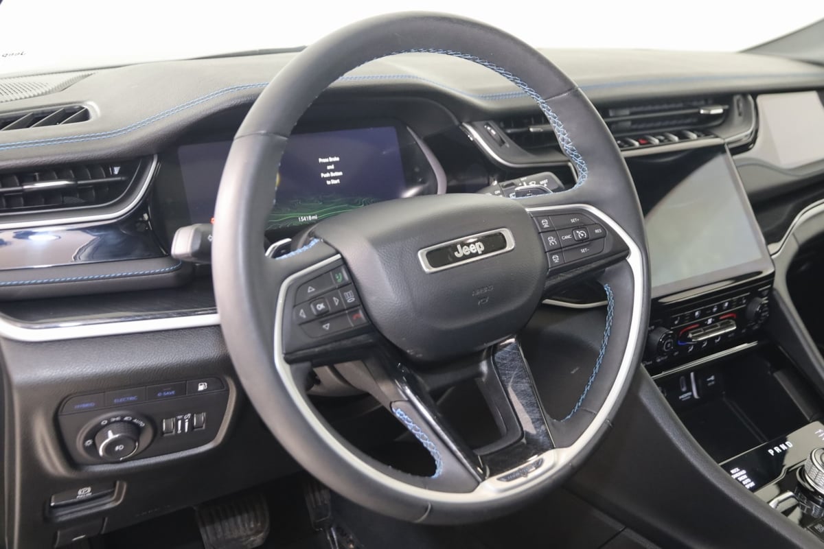 2023 Jeep Cherokee Trailhawk 4xe photo 3