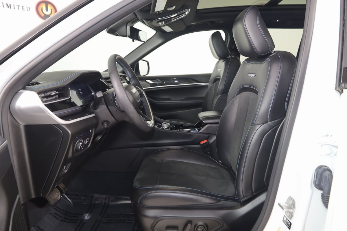 2023 Jeep Cherokee Trailhawk 4xe photo 8