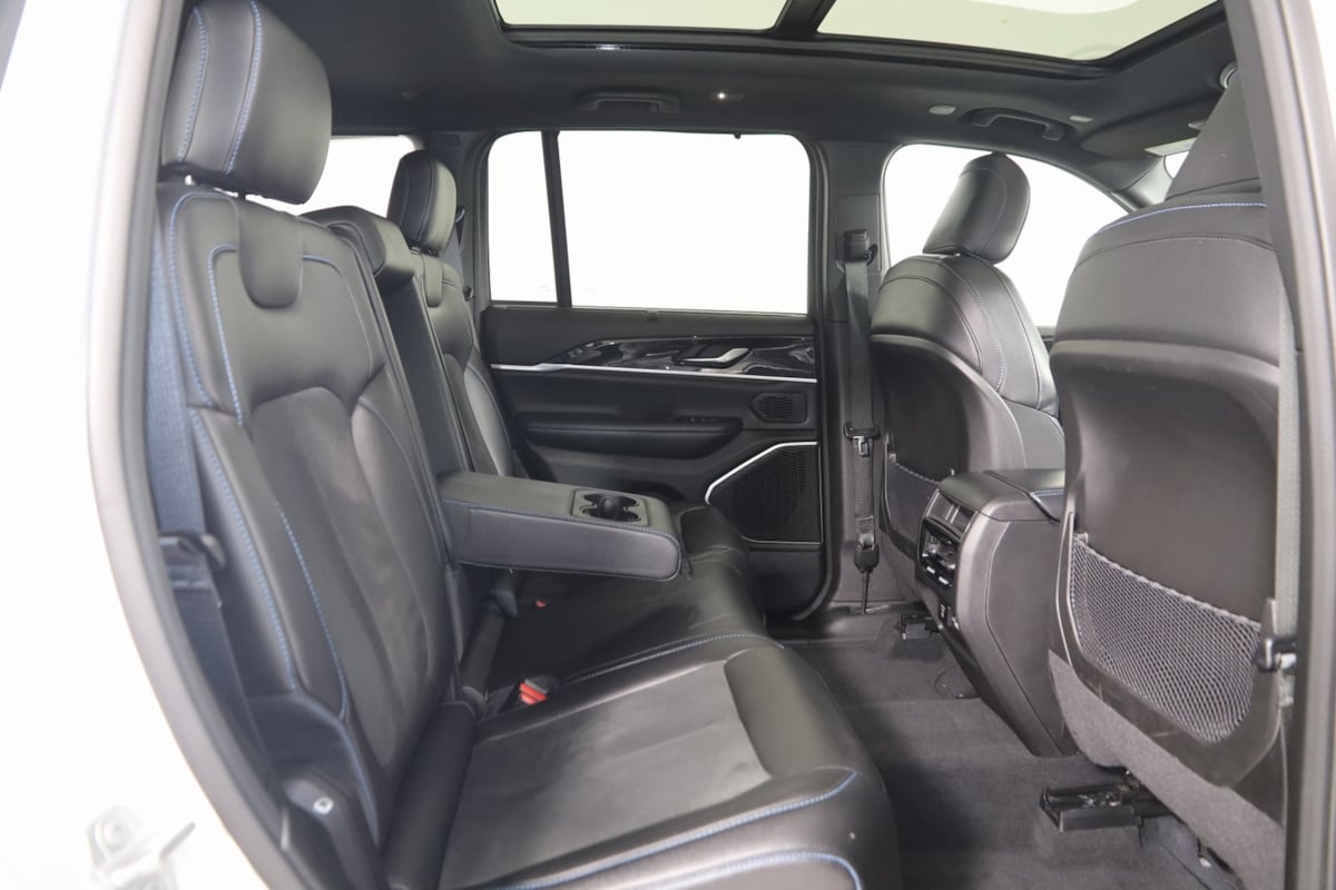 2023 Jeep Cherokee Trailhawk 4xe photo 10