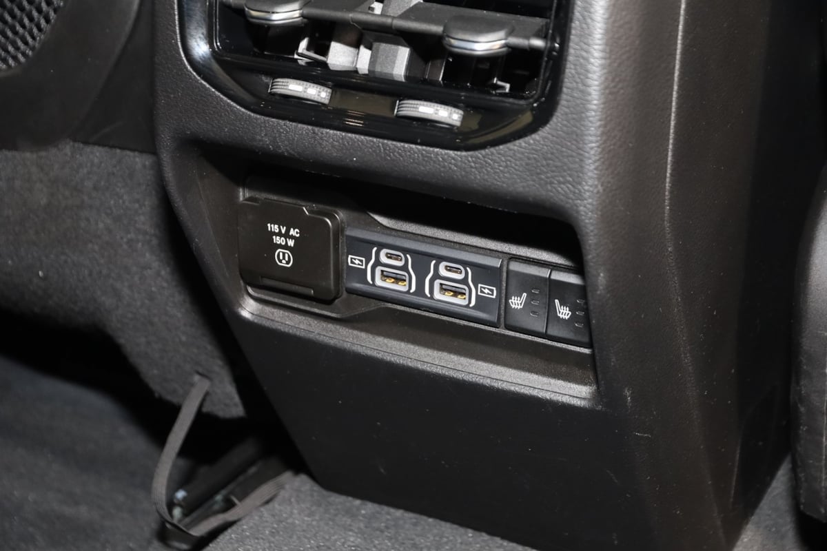 2023 Jeep Cherokee Trailhawk 4xe photo 11