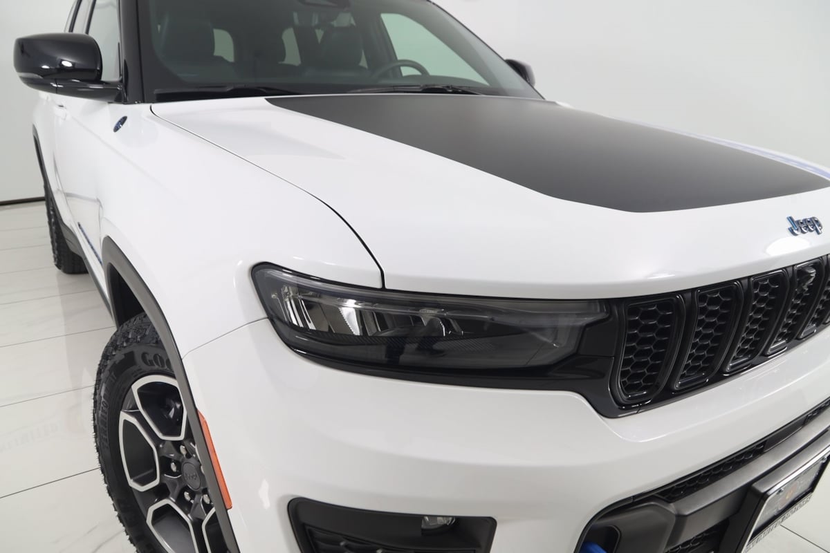 2023 Jeep Cherokee Trailhawk 4xe photo 14