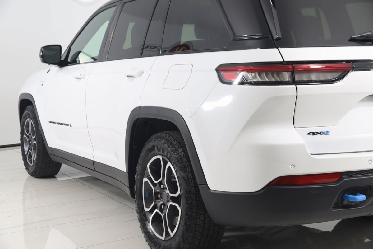 2023 Jeep Cherokee Trailhawk 4xe photo 21