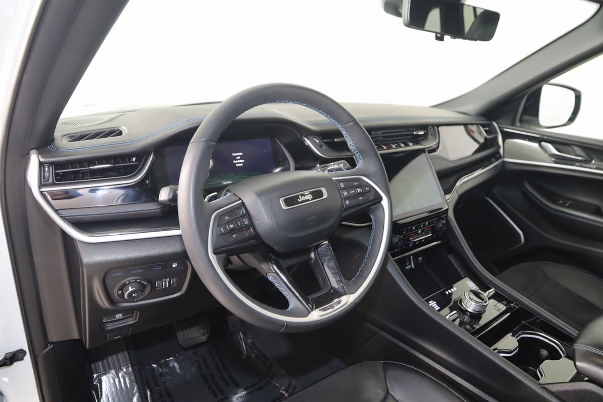 2023 Jeep Cherokee Trailhawk 4xe photo 24