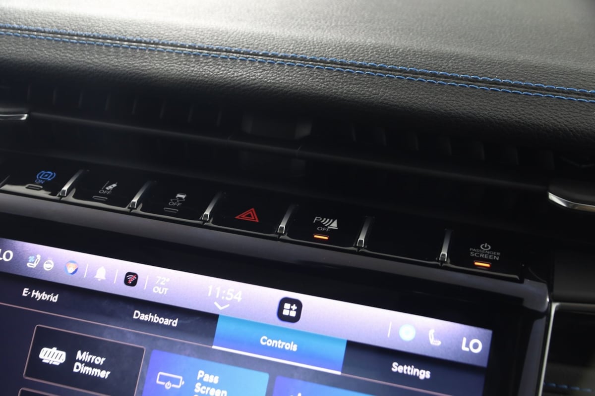 2023 Jeep Cherokee Trailhawk 4xe photo 33