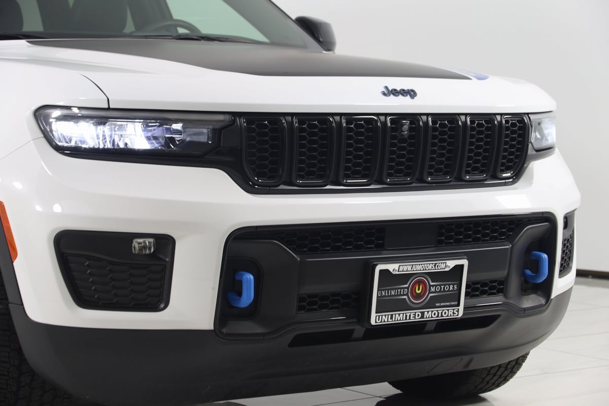 2023 Jeep Cherokee Trailhawk 4xe photo 45