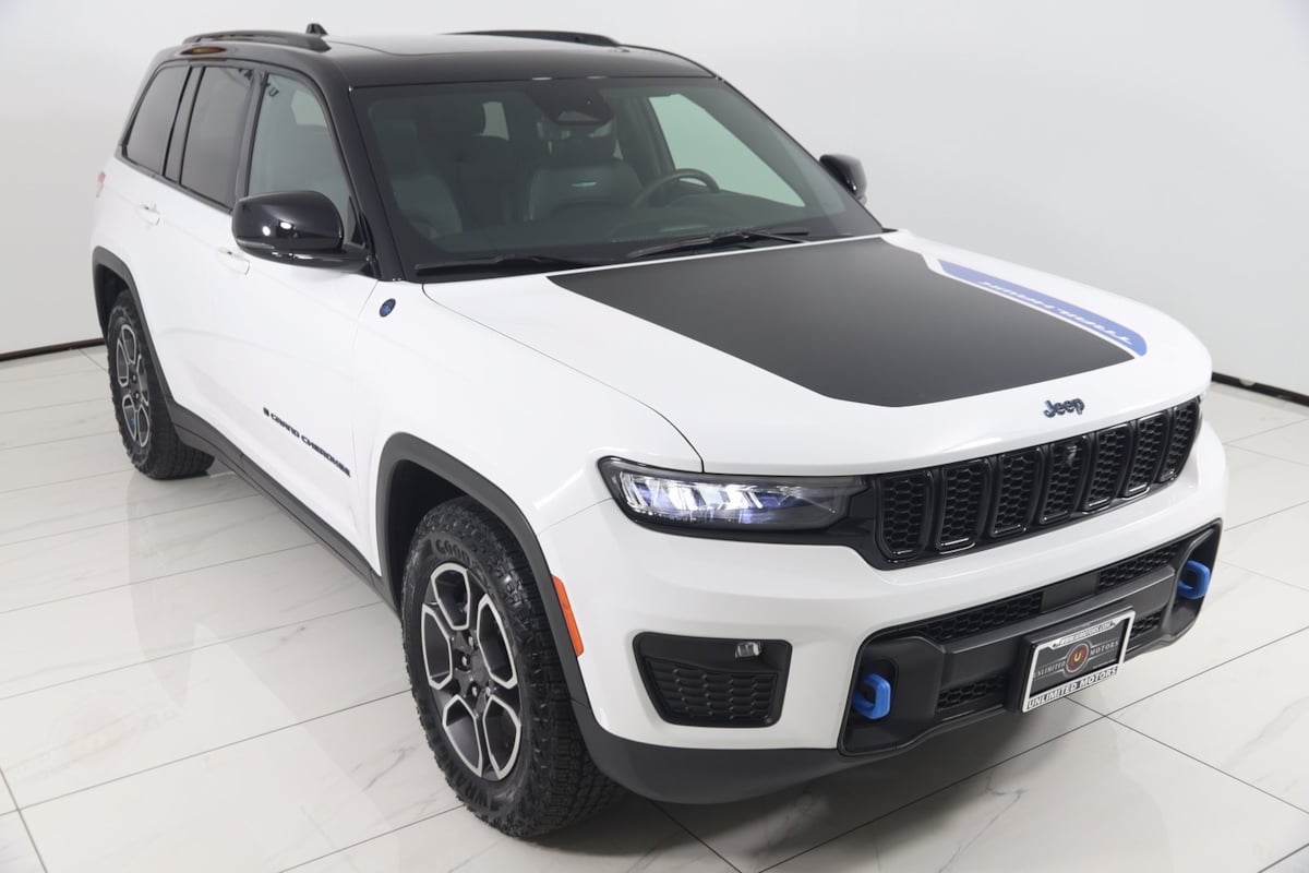 2023 Jeep Cherokee Trailhawk 4xe photo 47