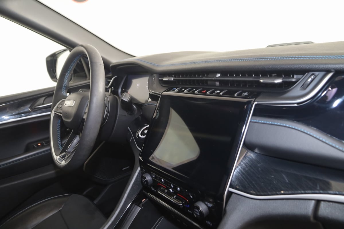2023 Jeep Cherokee Trailhawk 4xe photo 48