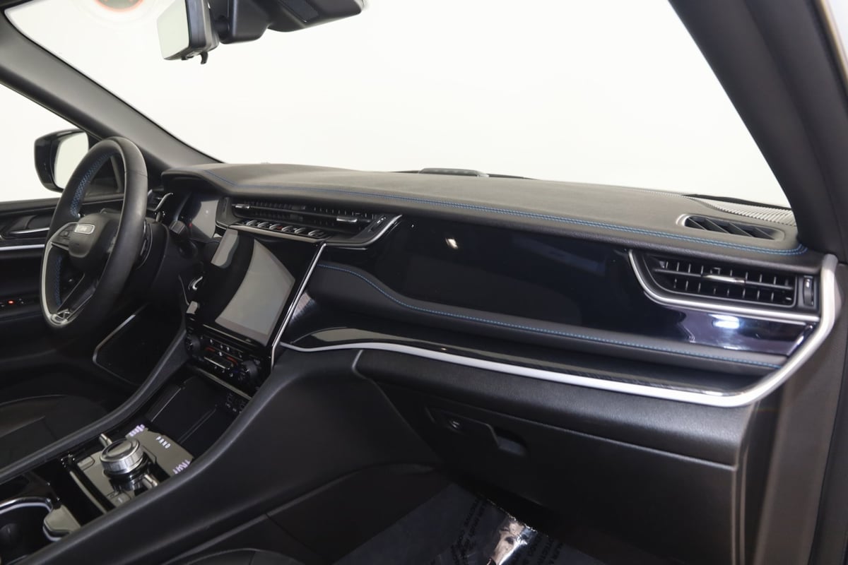 2023 Jeep Cherokee Trailhawk 4xe photo 49