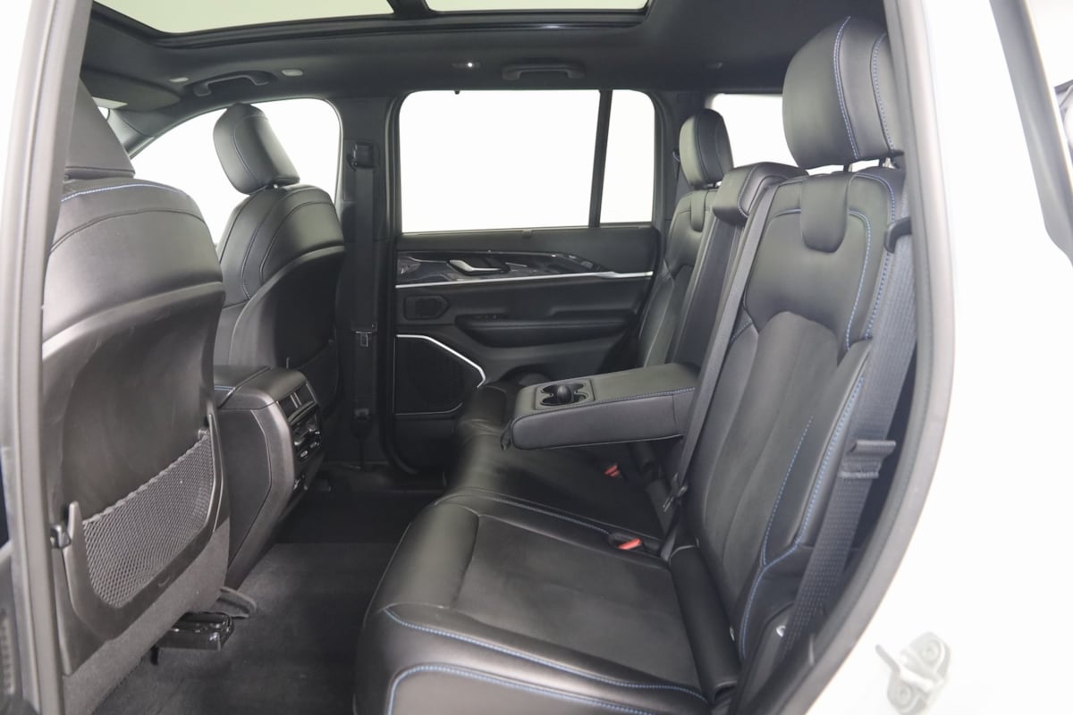 2023 Jeep Cherokee Trailhawk 4xe photo 56