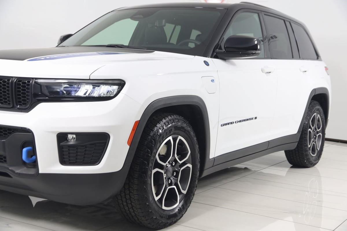 2023 Jeep Cherokee Trailhawk 4xe photo 62