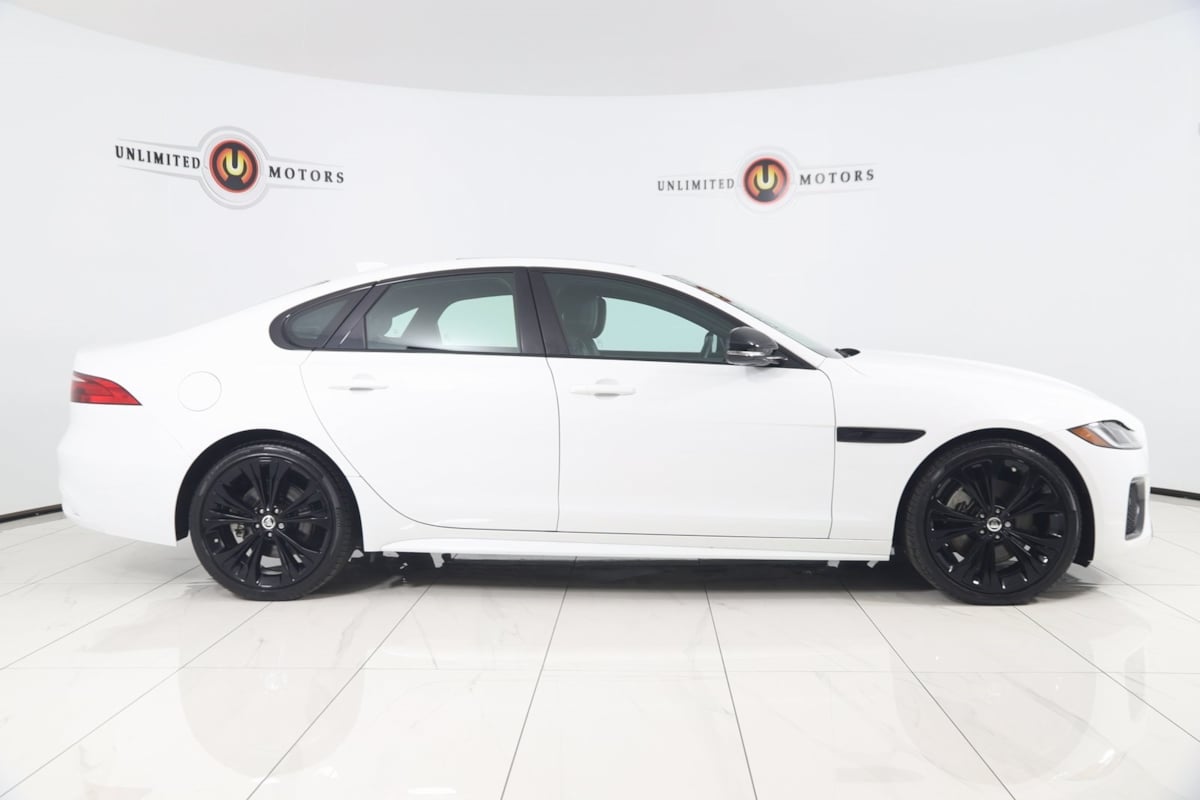 2024 Jaguar XF R-Dynamic SE photo 2