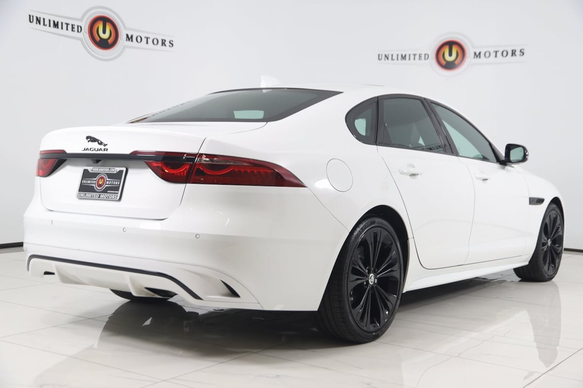 2024 Jaguar XF R-Dynamic SE photo 3