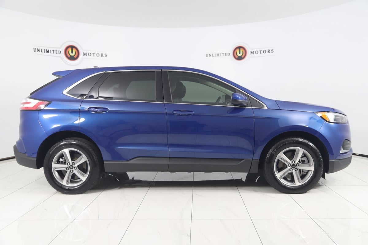 2024 Ford Edge SEL photo 2