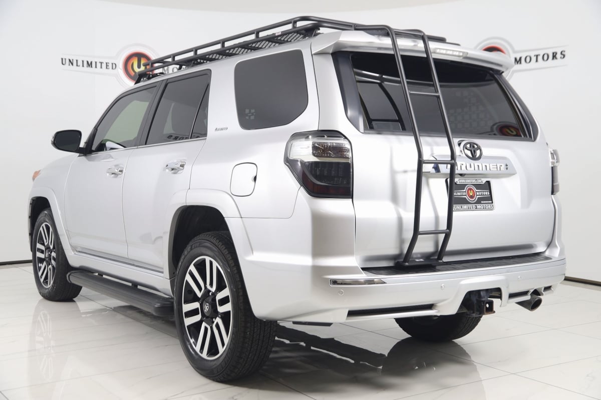 2023 Toyota 4Runner Limited photo 2
