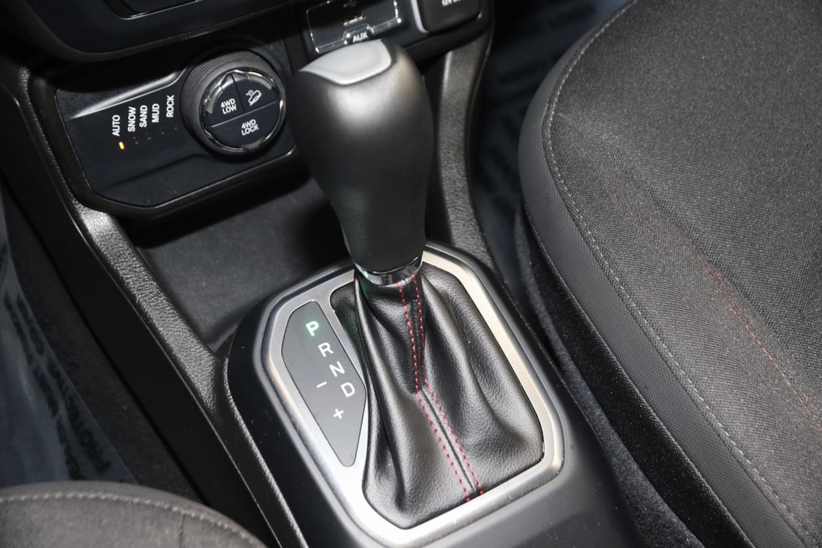 2023 Jeep Renegade Trailhawk photo 3
