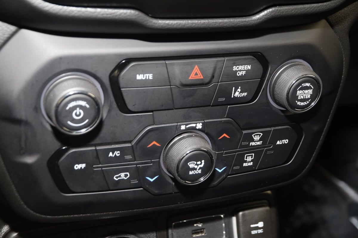 2023 Jeep Renegade Trailhawk photo 4