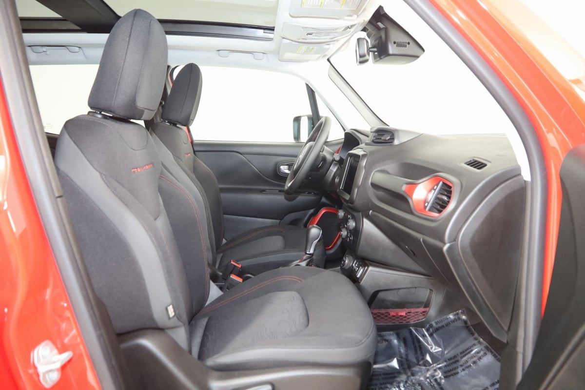 2023 Jeep Renegade Trailhawk photo 8