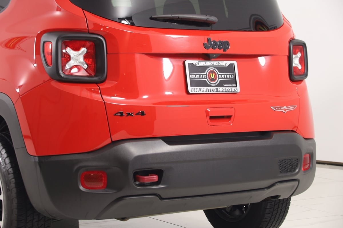 2023 Jeep Renegade Trailhawk photo 14