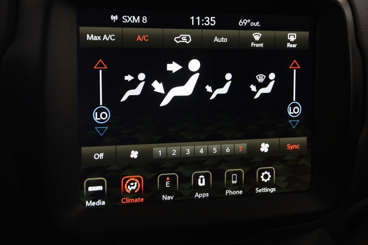 2023 Jeep Renegade Trailhawk photo 25