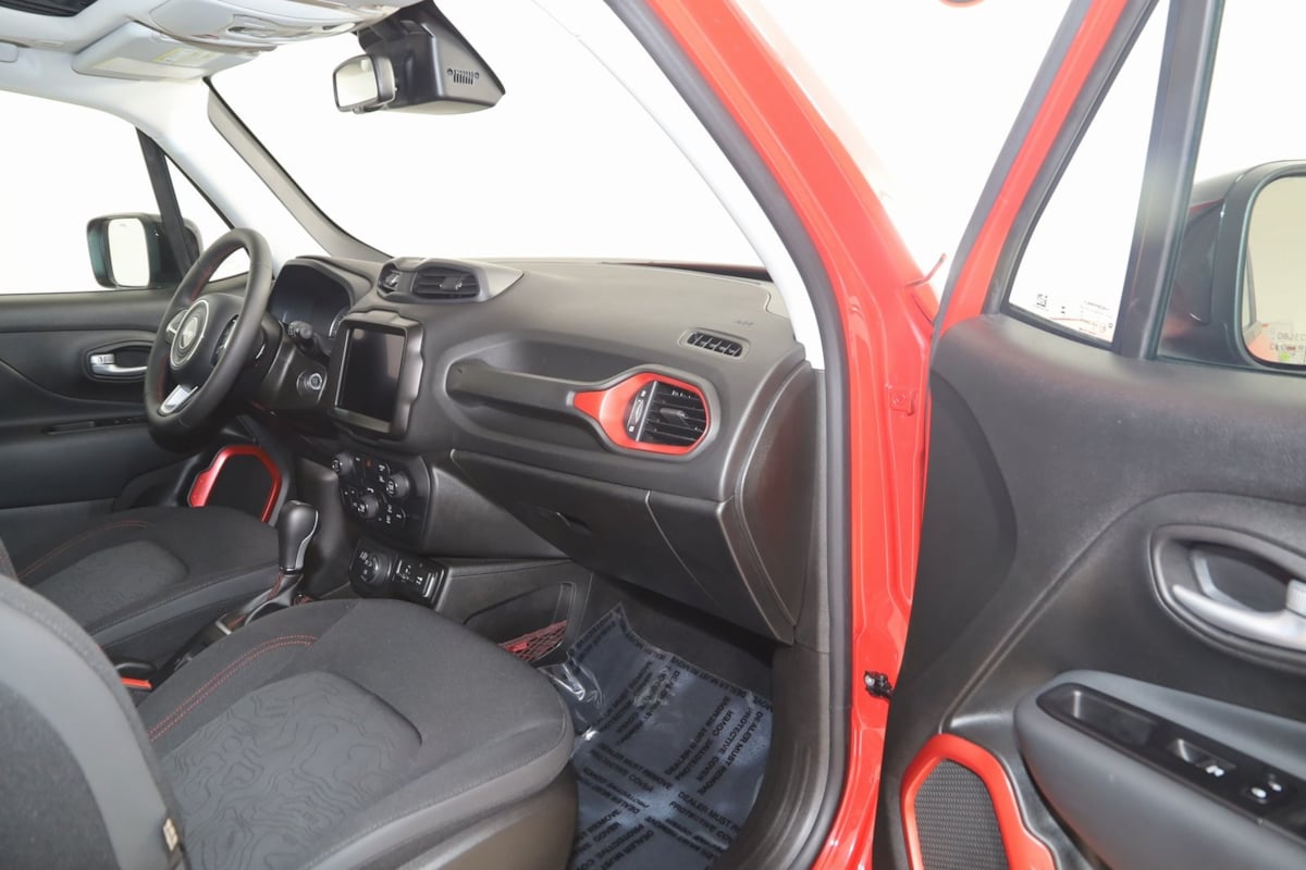 2023 Jeep Renegade Trailhawk photo 37