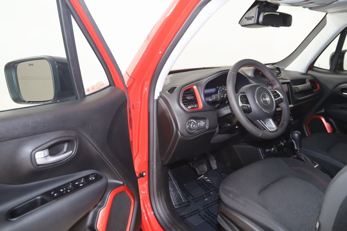 2023 Jeep Renegade Trailhawk photo 41