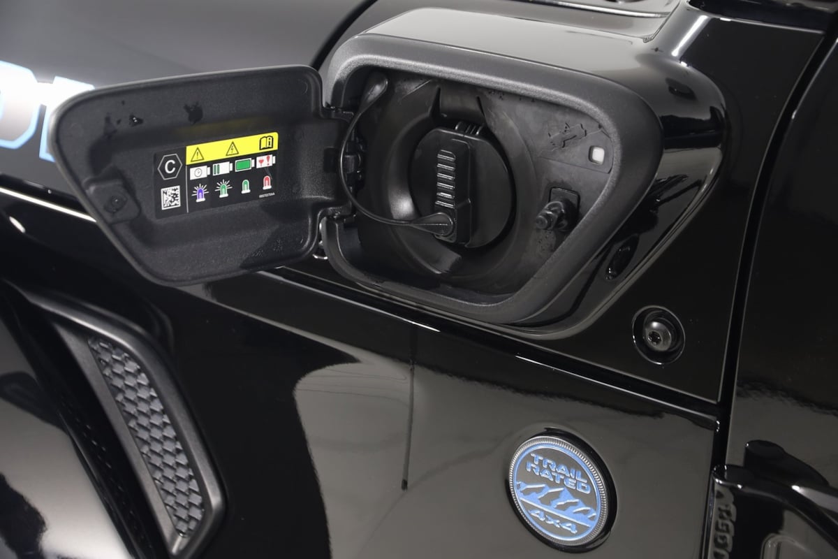 2022 Jeep Wrangler 4xe Unlimited Rubicon photo 25