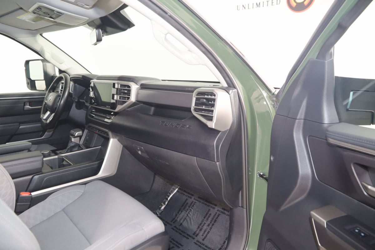 2022 Toyota Tundra SR5 photo 38