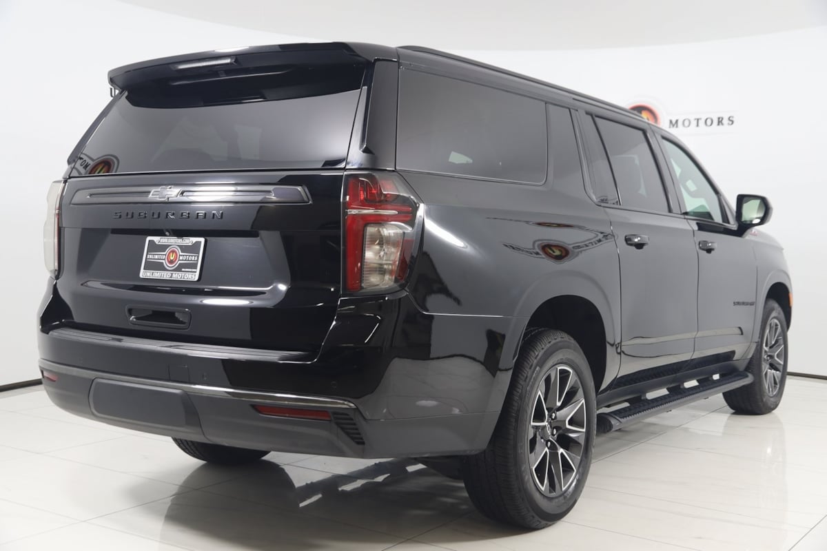 2021 Chevrolet Suburban Z71 photo 2
