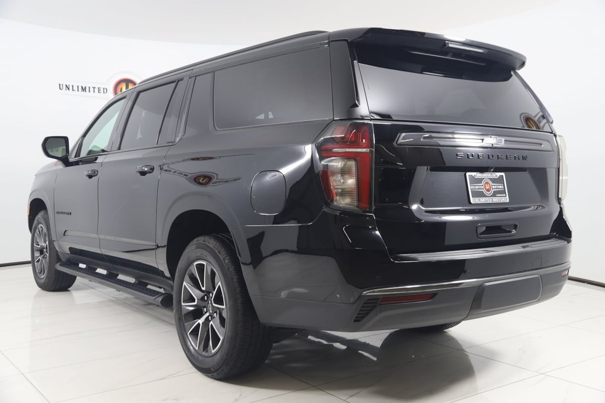 2021 Chevrolet Suburban Z71 photo 3