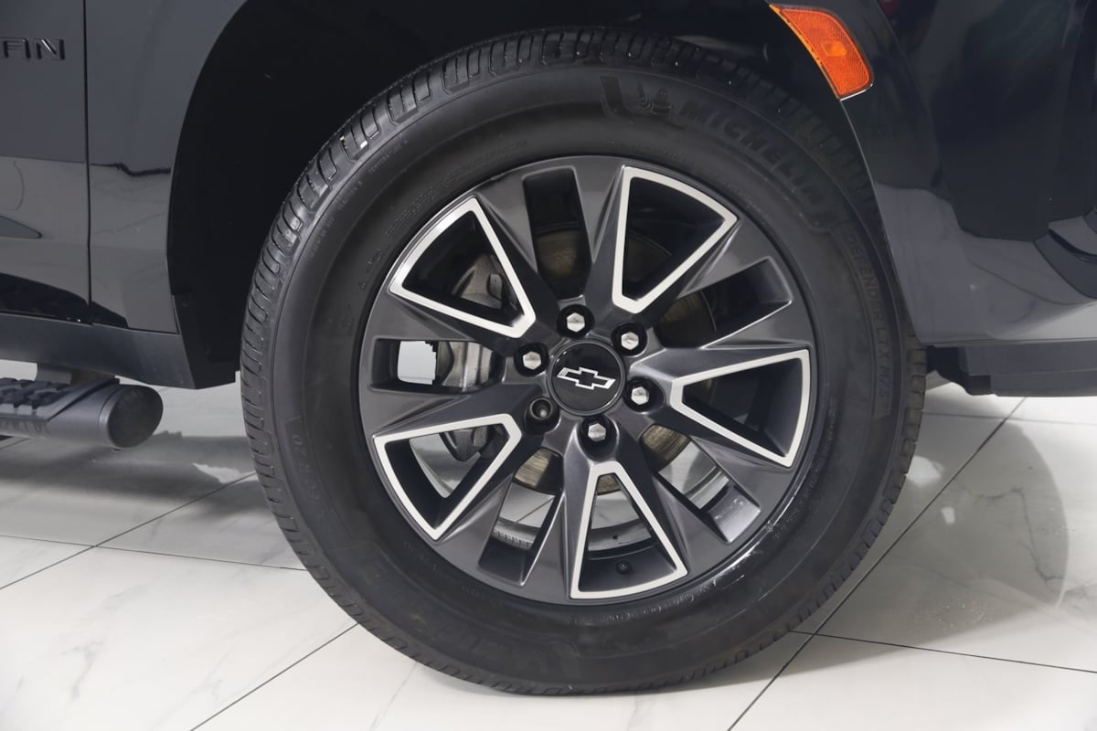 2021 Chevrolet Suburban Z71 photo 15